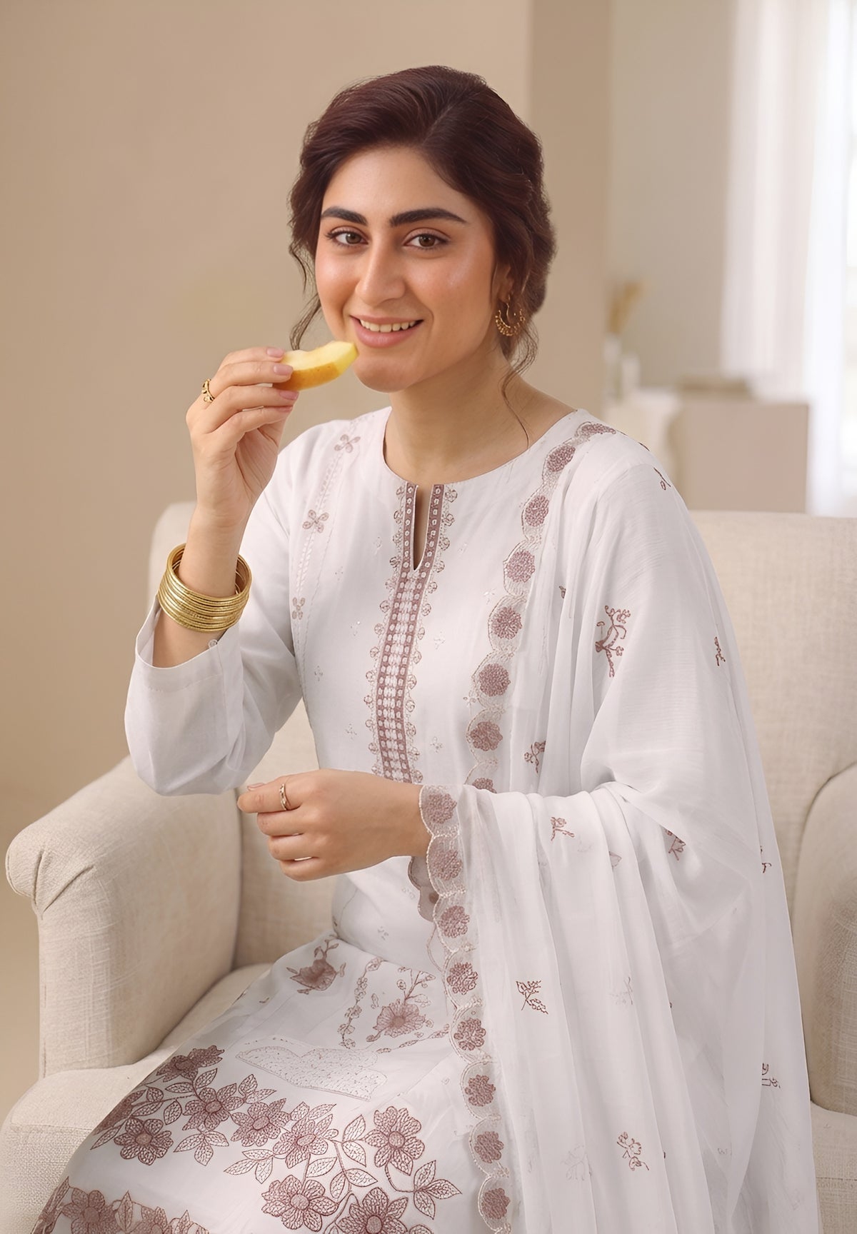 EMBROIDERED 3PC PREMIUM DHANAK DRESS WITH APPLIC DAMAN